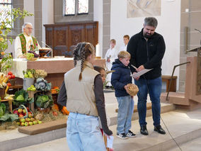 Familiengottesdienst zum Erntedankfest (© Karl-Franz Thiede)